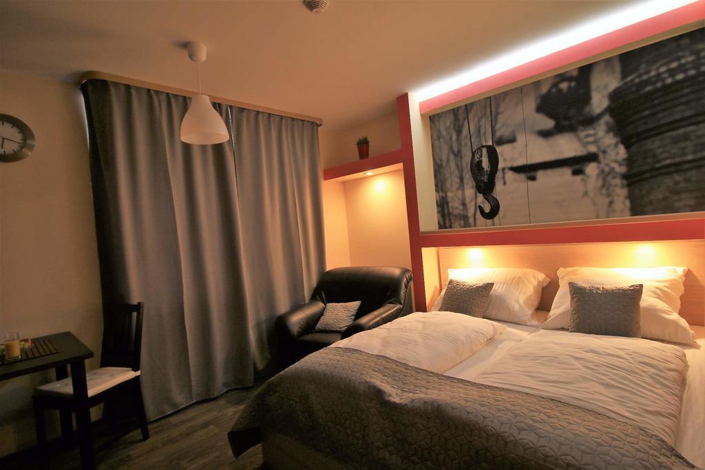U Admirala Hotel Kladno Exterior foto